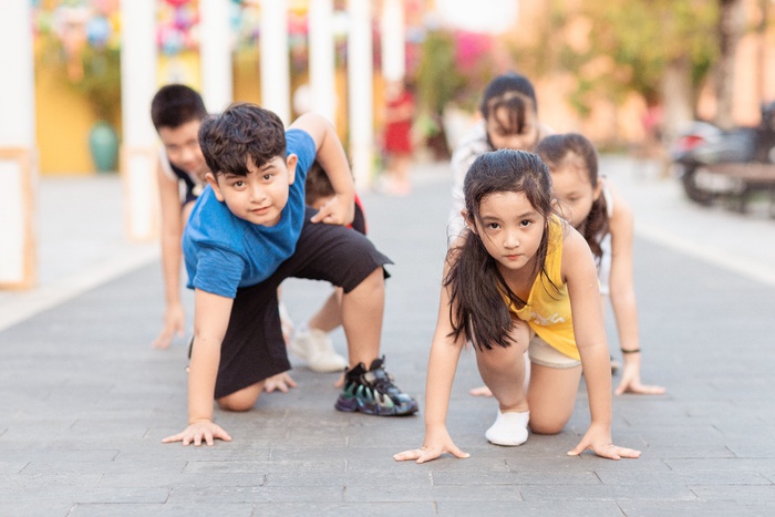 5 bài tập giúp trẻ phát triển chiều cao tối ưu - Ảnh 2.