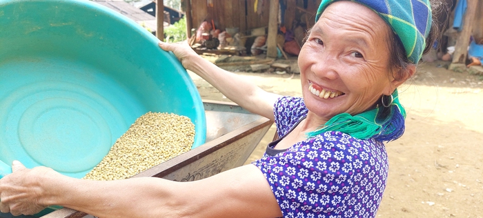Phụ nữ Tung Chung Phố thoát nghèo nhờ đưa cây đậu tương lên núi  - Ảnh 8.