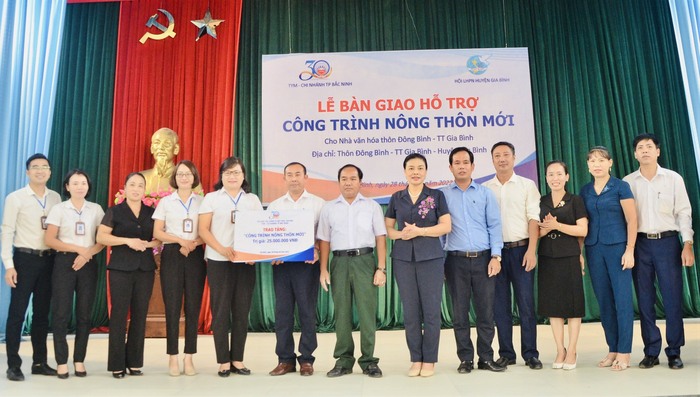 Hội LHPN thị trấn Gia Bình (Bắc Ninh): Hỗ trợ công trình Nông thôn mới - Xây dựng phòng đọc sách  - Ảnh 2.