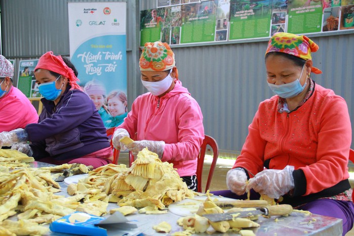 Đa dạng hoạt động nâng cao nhận thức, hỗ trợ phát triển kinh tế cho vùng khó khăn - Ảnh 2.