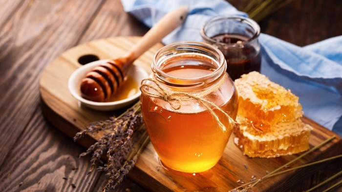 Mật ong tốt cho sức khỏe: Kết hợp thêm loại gia vị quen thuộc trong bếp lợi ích gấp đôi - Ảnh 2.