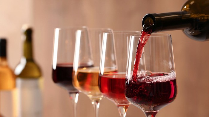 Rượu tác động tới việc tăng ham muốn như thế nào? Chuyên gia Nam học lý giải - Ảnh 1.