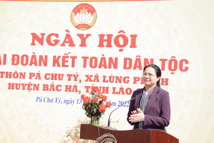 Chủ tich Hội LHPN Việt Nam dự Ngày hội Đại đoàn kết tại Lùng Phình (Lào Cai) - Ảnh 1.