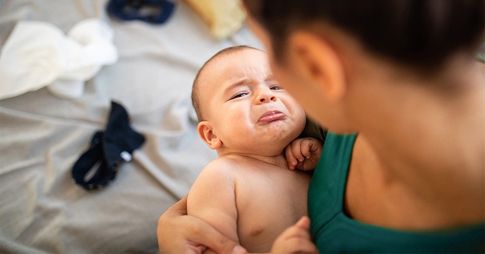 Mách mẹ mẹo chữa nôn trớ sữa cho trẻ sơ sinh - Ảnh 1.