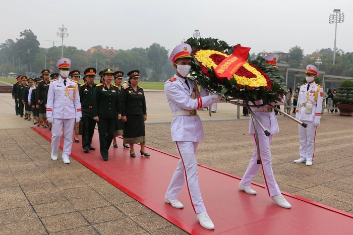 Tập huấn nghiệp vụ công tác phụ nữ cho cán bộ phụ nữ Quân đội nhân dân Lào năm 2022 kết thúc thành công - Ảnh 4.