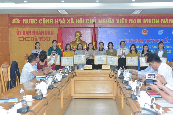 Hà Tĩnh đề nghị Hội LHPN Việt Nam hỗ trợ thực hiện tiêu chí vệ sinh môi trường - Ảnh 2.