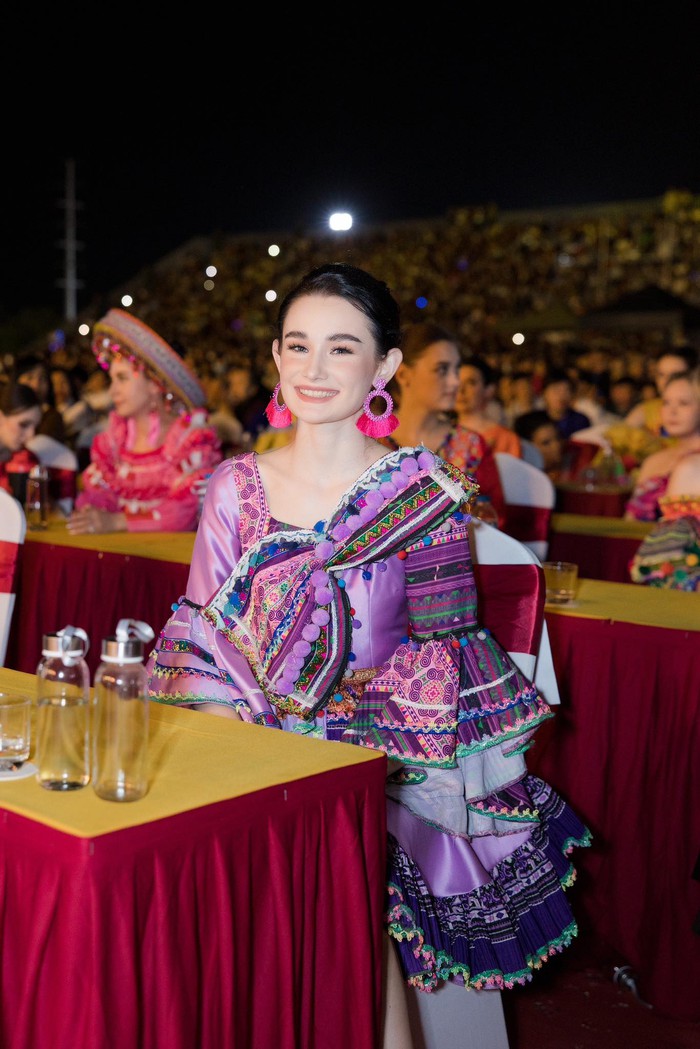 Dàn thí sinh Hoa hậu Du lịch Thế giới tôn vinh thổ cẩm Việt - Ảnh 9.