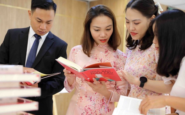Dự án Phát triển báo chí Việt Nam ra mắt hai cuốn sách hữu ích với người làm báo