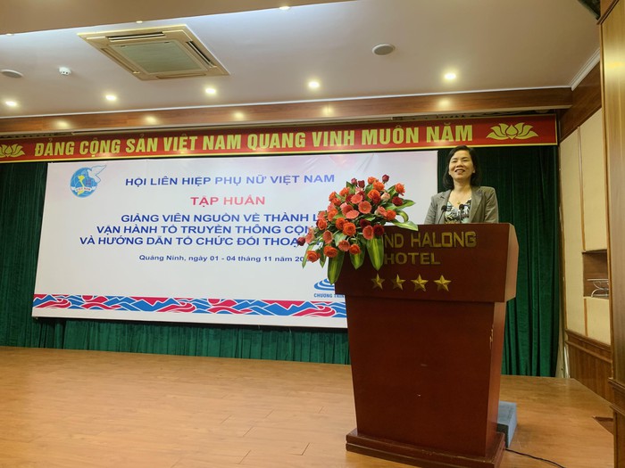 Phó Chủ tịch Hội LHPN Việt Nam Nguyễn Thị Minh Hương phát biểu khai mạc tập huấn