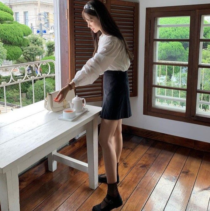 Học hội mặc đẹp xứ Hàn có 8 cách mặc đẹp với chân váy dạ  - Ảnh 3.