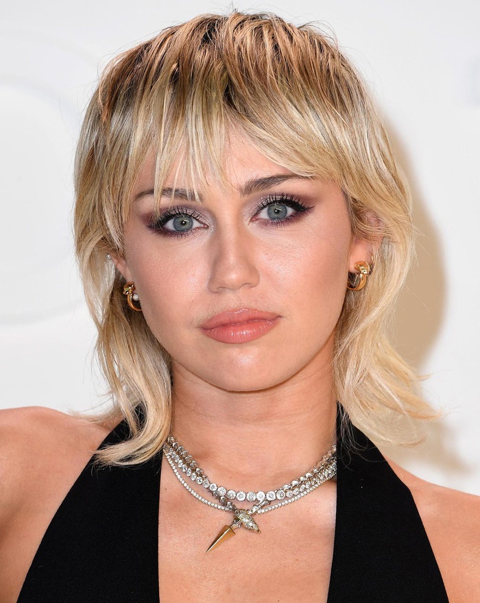 Miley Cyrus: Ngôi sao “nổi loạn” - Ảnh 4.