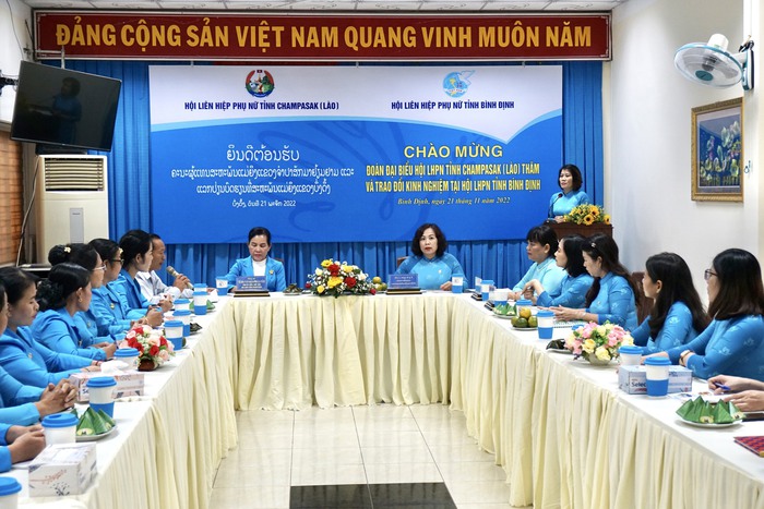 Hội LHPN tỉnh Bình Định: Tiếp và giao lưu với đoàn đại biểu Hội LHPN tỉnh Champasak -Lào - Ảnh 1.