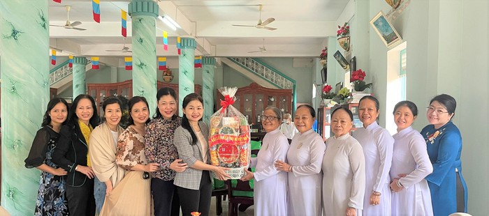 Lãnh đạo TW Hội LHPN Việt Nam thăm nữ chức sắc tại Hội thánh Cao Đài Tòa thánh Tây Ninh - Ảnh 1.
