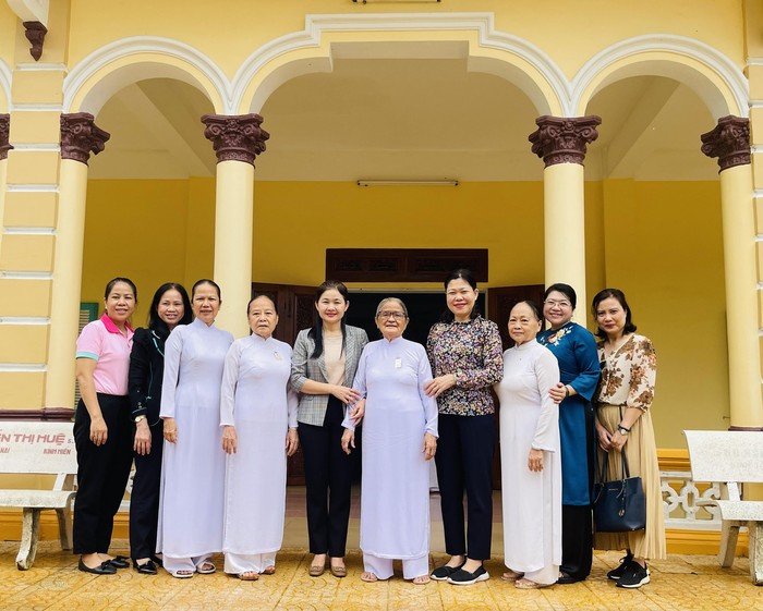 Lãnh đạo TW Hội LHPN Việt Nam thăm nữ chức sắc tại Hội thánh Cao Đài Tòa thánh Tây Ninh - Ảnh 2.