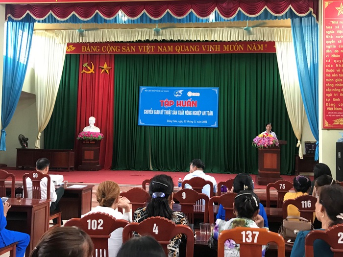 Bắc Giang: Tập huấn kiến thức sản xuất nông nghiệp an toàn - Ảnh 2.