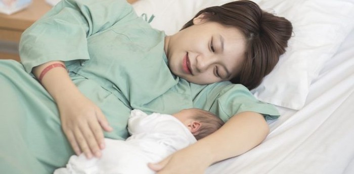 4 lỗi mẹ sinh mổ thường hay mắc dẫn đến thời gian phục hồi chậm và nguy cơ tai biến cao - Ảnh 2.