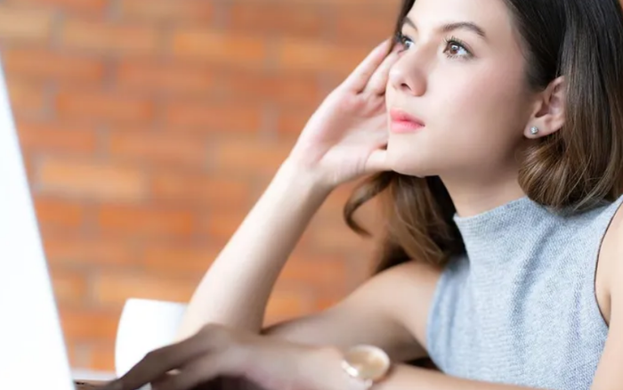 Cả nhà tôi giật mình khi biết số tiền chị dâu đưa chồng mỗi ngày