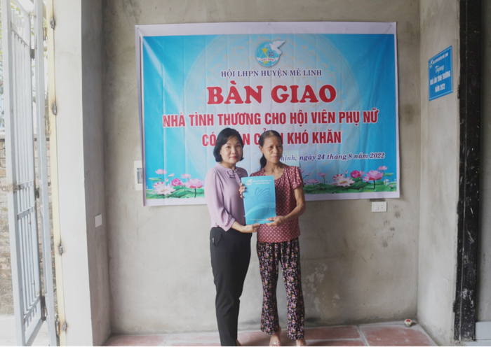 Hội LHPN huyện Mê Linh: Trao mái ấm tình thương cho hội viên phụ nữ nghèo - Ảnh 1.