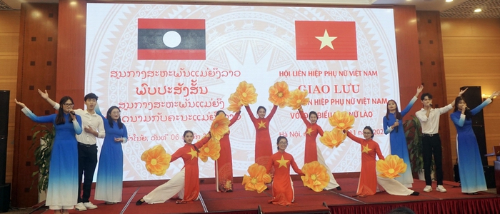 Trung ương Hội LHPN Việt Nam giao lưu với đại biểu phụ nữ Lào - Ảnh 7.