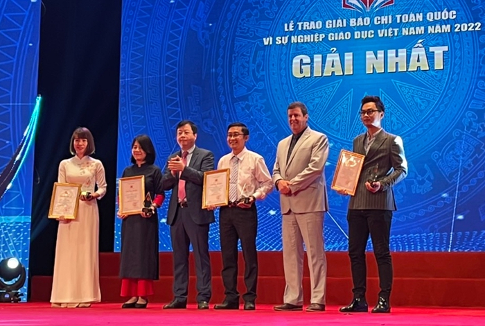 Giải báo chí toàn quốc “Vì sự nghiệp giáo dục Việt Nam 2022” - sân chơi bổ ích cho các nhà báo trẻ - Ảnh 2.