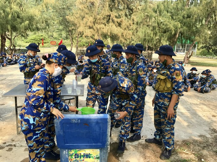 “Chúng tôi tự hào với những việc làm ý nghĩa, nhân ái của chị em Lữ đoàn 957”  - Ảnh 4.