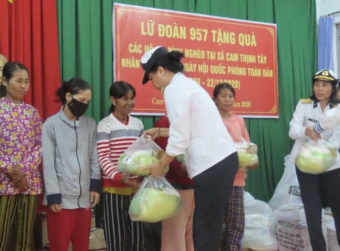 “Chúng tôi tự hào với những việc làm ý nghĩa, nhân ái của chị em Lữ đoàn 957”  - Ảnh 1.