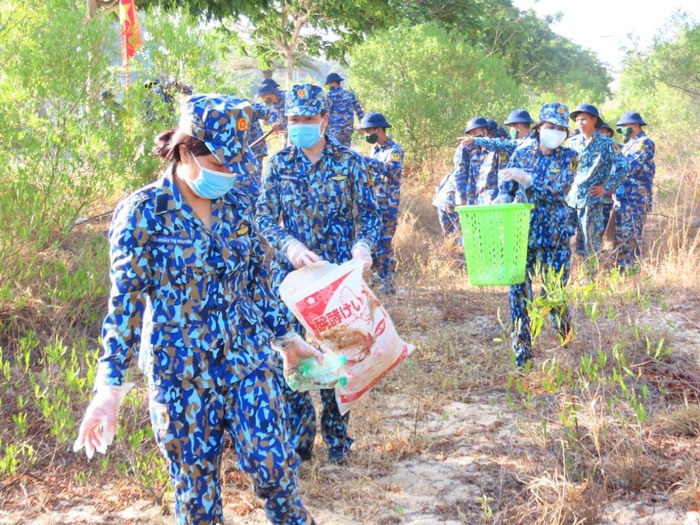 “Chúng tôi tự hào với những việc làm ý nghĩa, nhân ái của chị em Lữ đoàn 957”  - Ảnh 2.