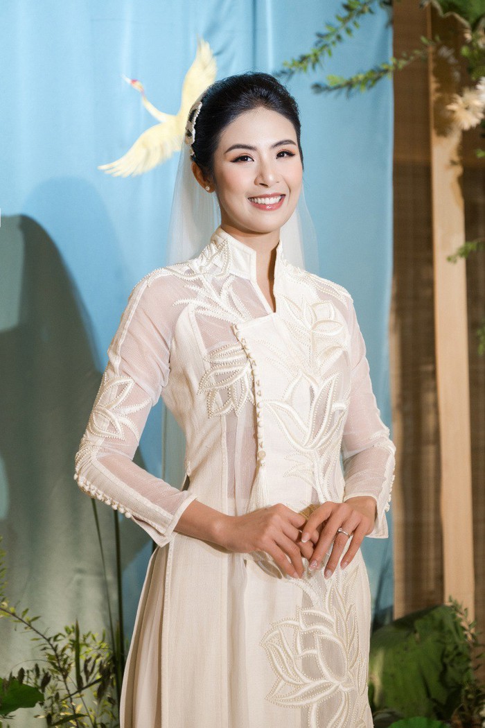 Những khoảnh khắc đẹp trong đám cưới Hoa hậu Ngọc Hân  - Ảnh 2.
