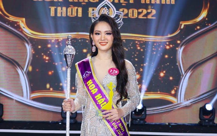 Nữ sinh Nghệ An đăng quang Hoa hậu Việt Nam Thời đại 2022 » Báo ...