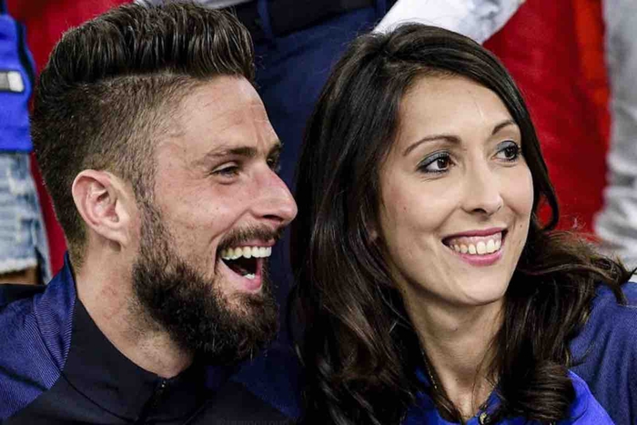 Cô vợ kém sắc của cầu thủ đẹp trai nhất ĐT Pháp, từng tha thứ cho chồng ngoại tình - Ảnh 3.
