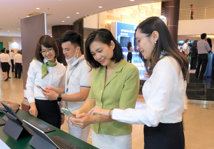 Vietcombank nâng cao trải nghiệm ngân hàng số cho người tiêu dùng Việt - Ảnh 2.