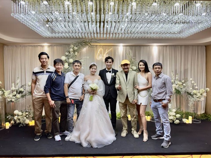 Thêm 1 sao nam lên xe hoa, Vân Trang và dàn nghệ sĩ Việt đổ bộ đám cưới - Ảnh 4.