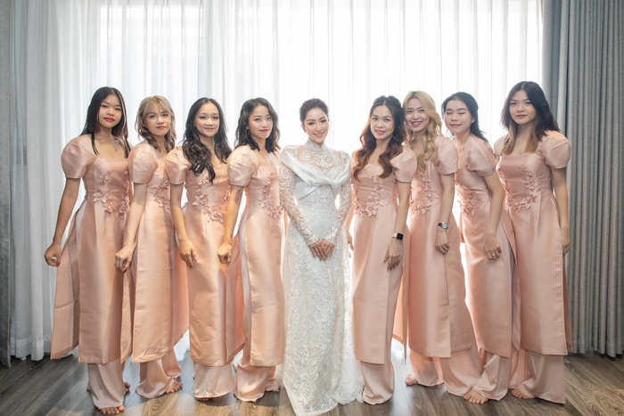 Áo dài cưới của Khánh Thi: Thiết kế độc nhất phảng phất nét đẹp hoàng gia - Ảnh 4.