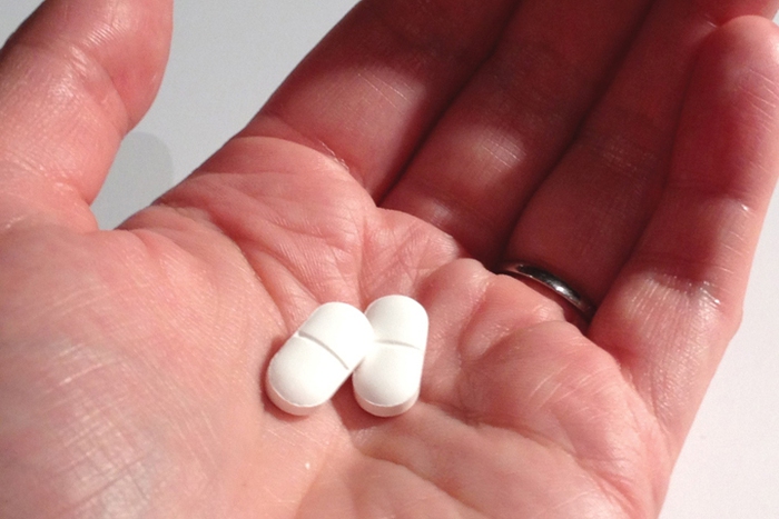 Lạm dụng paracetamol làm giảm đau đầu có thể gây nguy hại cho sức khỏe - Ảnh 2.