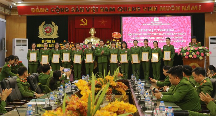 13 giảng viên Học viện Cảnh sát nhân dân đạt giải nữ giảng viên dạy giỏi năm học 2022-2023 - Ảnh 2.