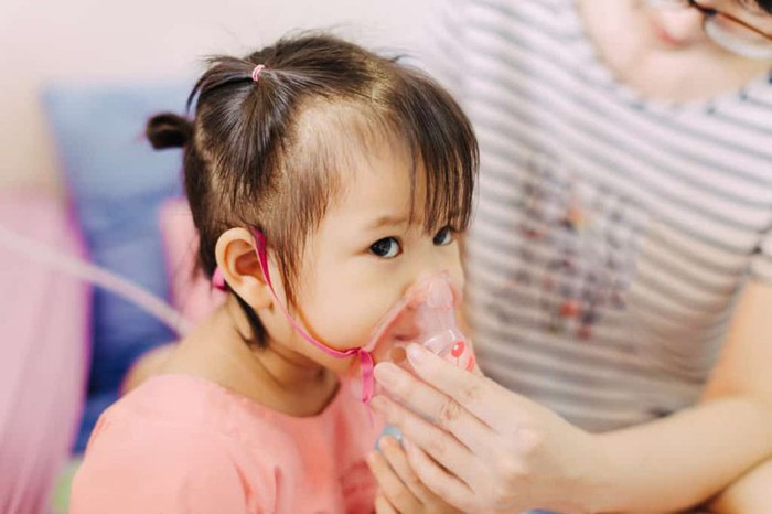 Cách nhận biết sớm và hướng điều trị bệnh viêm phổi ở trẻ em - Ảnh 3.