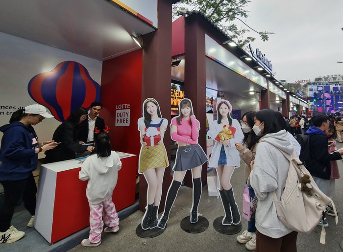 Giới trẻ hào hứng check-in Lễ hội Văn hóa và Du lịch Hàn Quốc - Việt Nam 2022 - Ảnh 3.