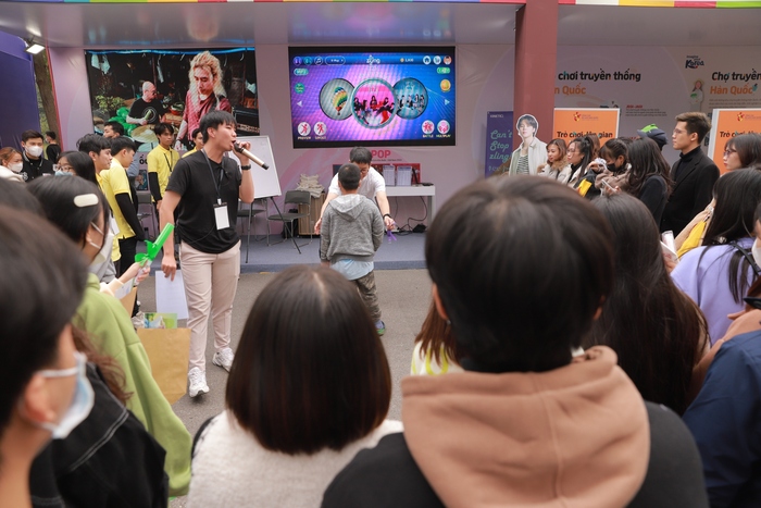 Giới trẻ hào hứng check-in Lễ hội Văn hóa và Du lịch Hàn Quốc - Việt Nam 2022 - Ảnh 2.