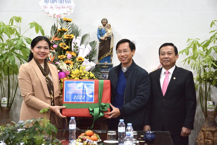 Chủ tịch Hội LHPN Việt Nam đánh giá cao những đóng góp của Giáo xứ Hoàng Nguyên trong hoạt động thiện nguyện - Ảnh 1.