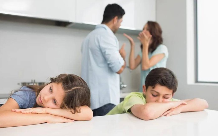 Thường xuyên chứng kiến cha mẹ cãi nhau, trẻ khó lớn lên hạnh phúc và khỏe  mạnh