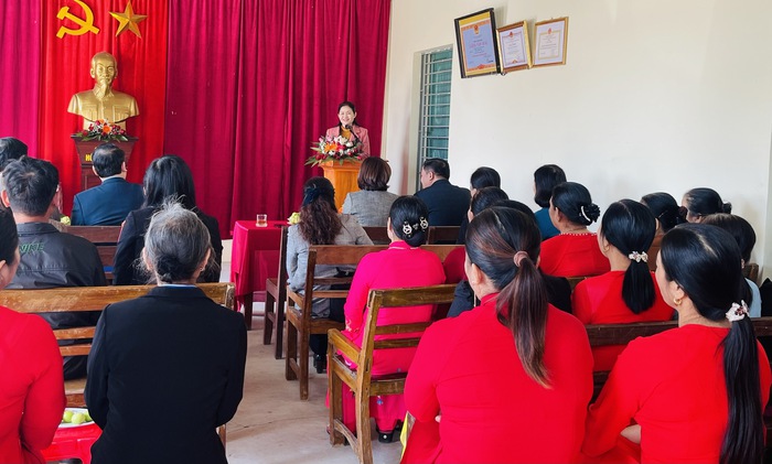Lãnh đạo Hội LHPN Việt Nam chúc mừng Giáng sinh tại Giáo phận Phát Diệm - Ảnh 4.