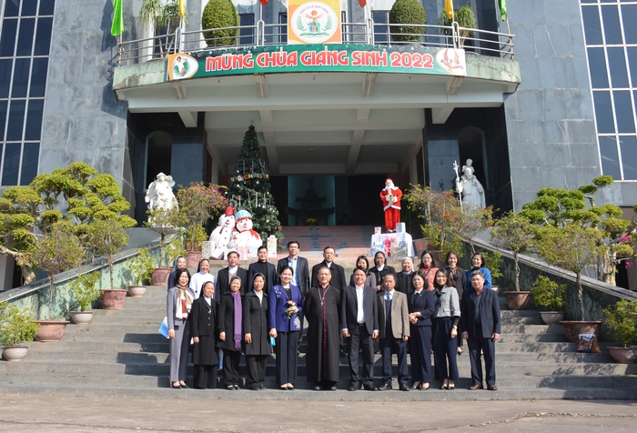 Chủ tịch Hội LHPN Việt Nam chúc mừng giáng sinh tại Giáo phận Bùi Chu - Ảnh 5.