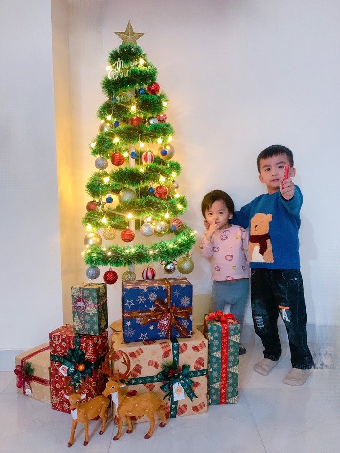 Tận dụng bìa carton, mẹ đảm làm cây thông Noel siêu tiết kiệm cùng con chúc mừng Giáng sinh - Ảnh 7.