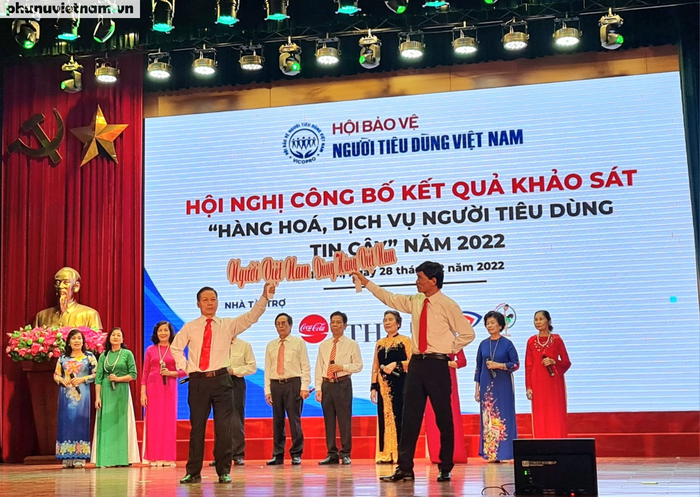 Hàng vạn người tiêu dùng tham gia khảo sát hàng hóa, dịch vụ tin cậy năm 2022 - Ảnh 1.