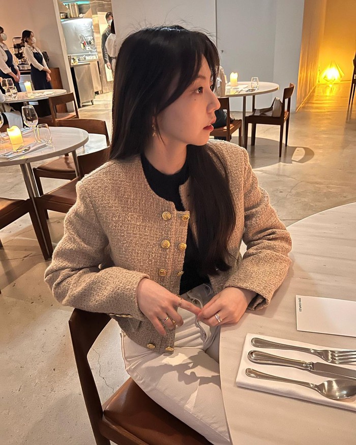 Phối áo dạ tweed theo công thức của mỹ nhân Hàn - Ảnh 4.