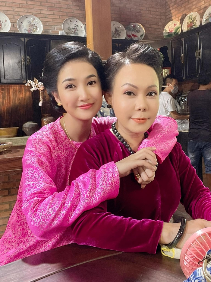 Nữ diễn viên Việt và bạn trai Tây gắn bó 11 năm, thái độ của mẹ chồng tương lai gây bất ngờ  - Ảnh 1.