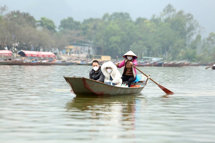 Vãn cảnh và lễ Phật tại chùa Hương, du khách cần lưu ý gì? - Ảnh 1.