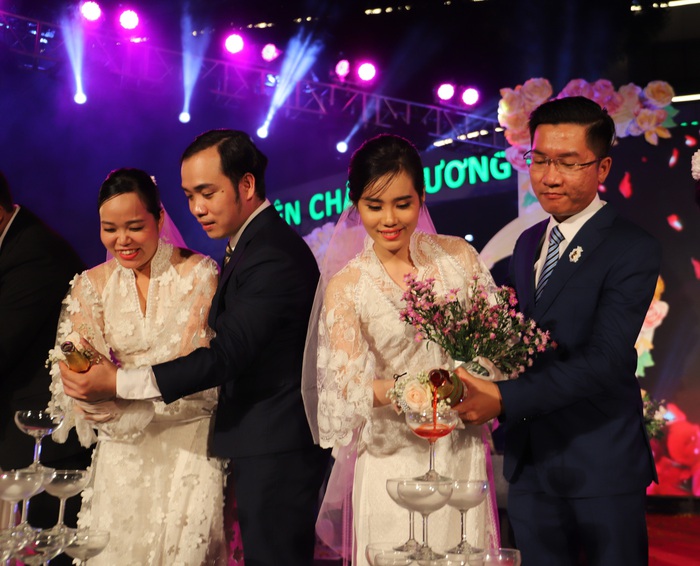 Hội LHPN Việt Nam trao tặng 20 chỉ vàng tại lễ cưới tập thể của bệnh viện Quân y 175 - Ảnh 3.