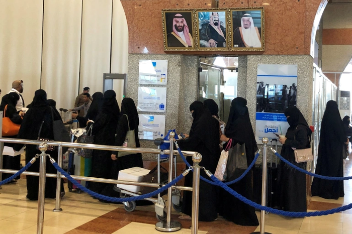 Hàng nghìn phụ nữ ứng tuyển công việc lái tàu ở Ả Rập Xê Út - Ảnh 1.