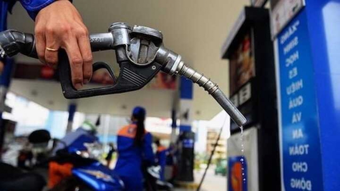Xăng dầu đồng loạt tăng giá mạnh gần 1.000 đồng/lít - Ảnh 1.